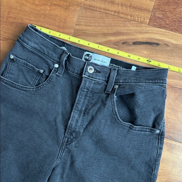 Levi’s mom jeans - Picture 6 of 10